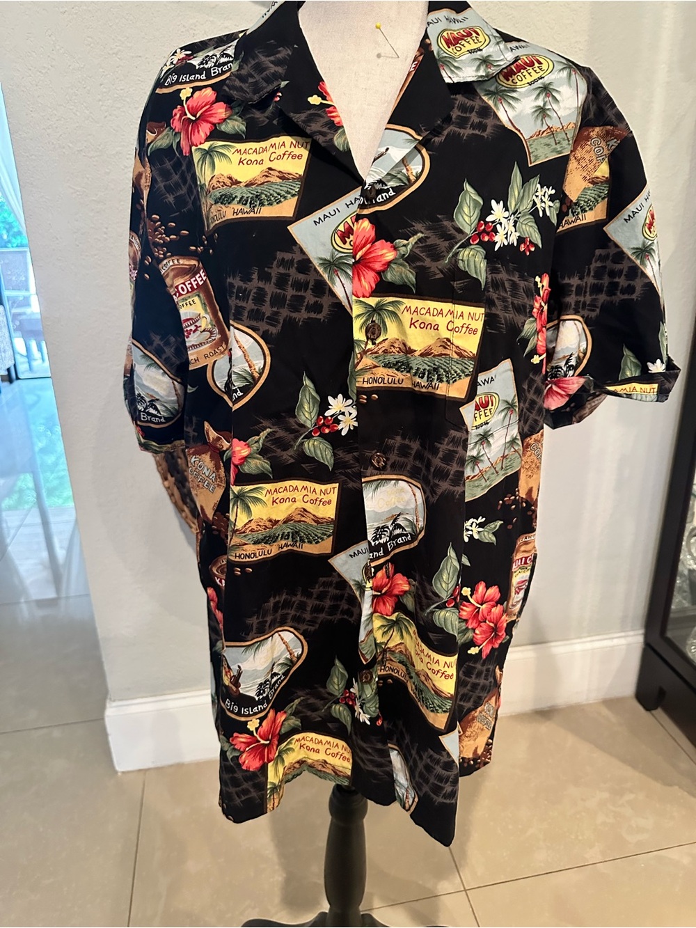 VINTAGE MADE IN HAWAII” by BISHOP ST APPARE: HAWAIIAN SHIRT+ a Free SHIRT